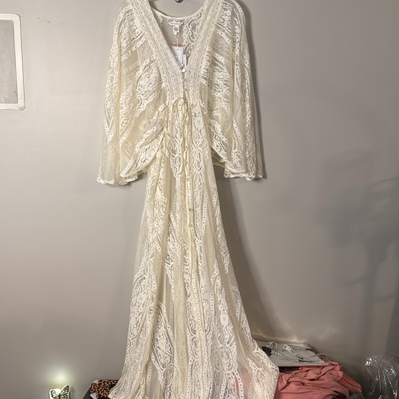 Band of the Free Cynthia Ivory Lace Duster - Picture 4 of 7